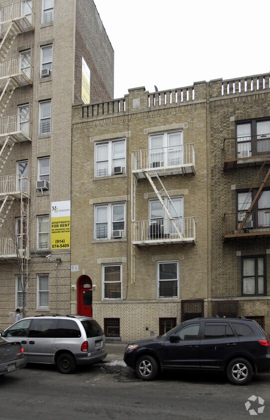 Primary Photo - 3132 Perry Ave