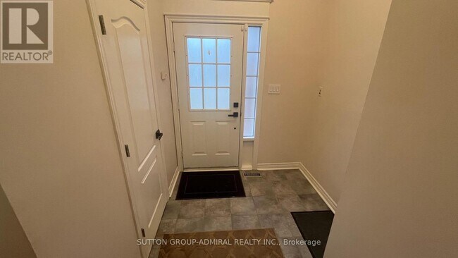 Building Photo - 22 Casa Grande St