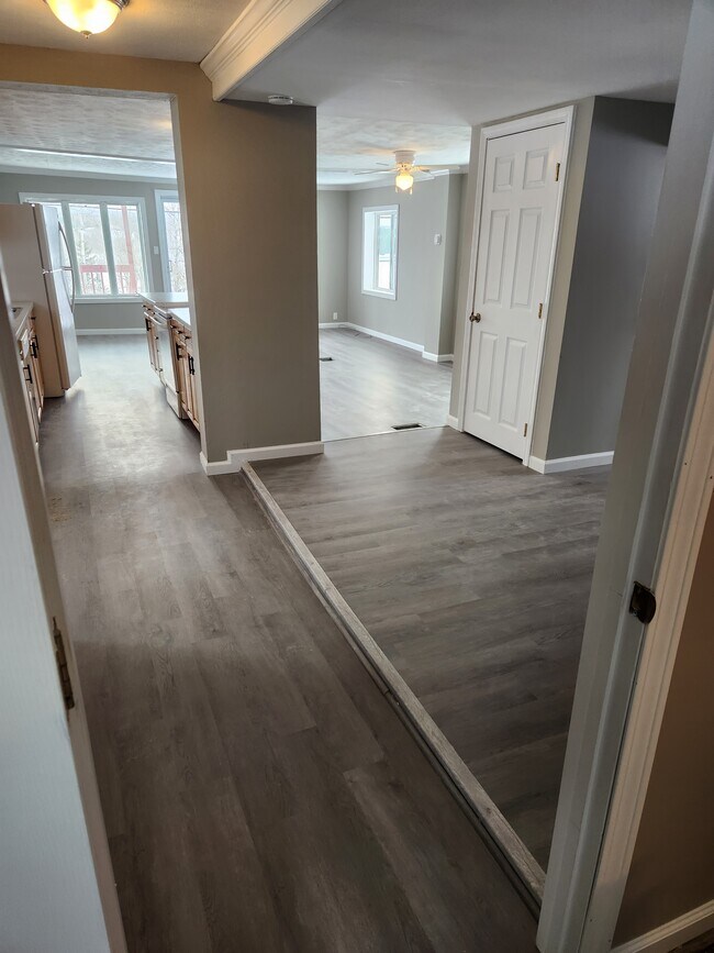 Building Photo - 78 Pond View Rd