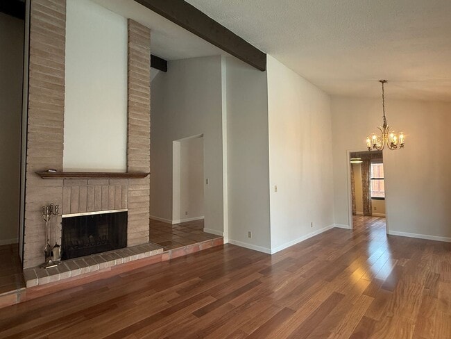 Building Photo - 7071 Martwood Way