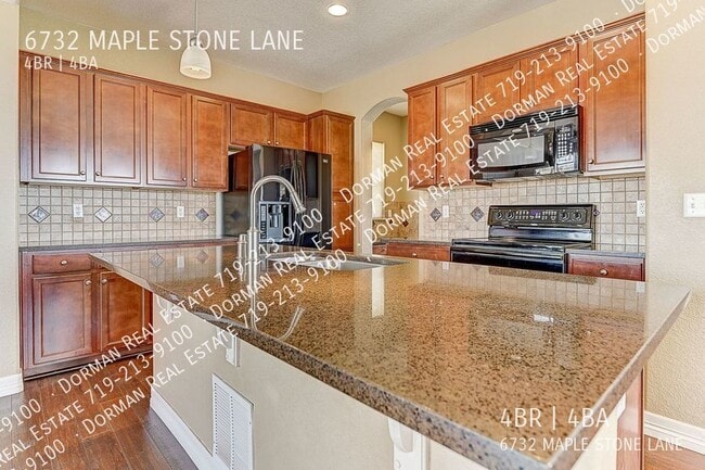 Foto del edificio - 6732 Maple Stone Ln