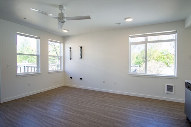Foto del edificio - Spacious 1-Bedroom w/Condo-Grade Finishes + Balcony!