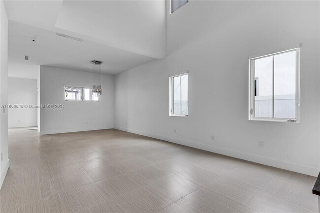 Building Photo - 8275 NW 33rd Terrace