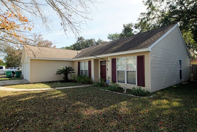 Building Photo - Great Location in Fort Walton Beach