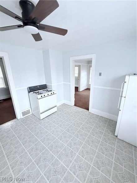 Building Photo - 14011 Glendale Ave