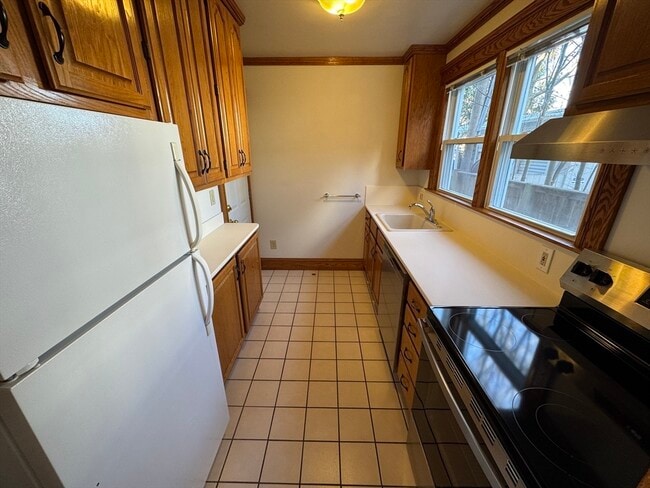 Building Photo - 41 Hawthorn St