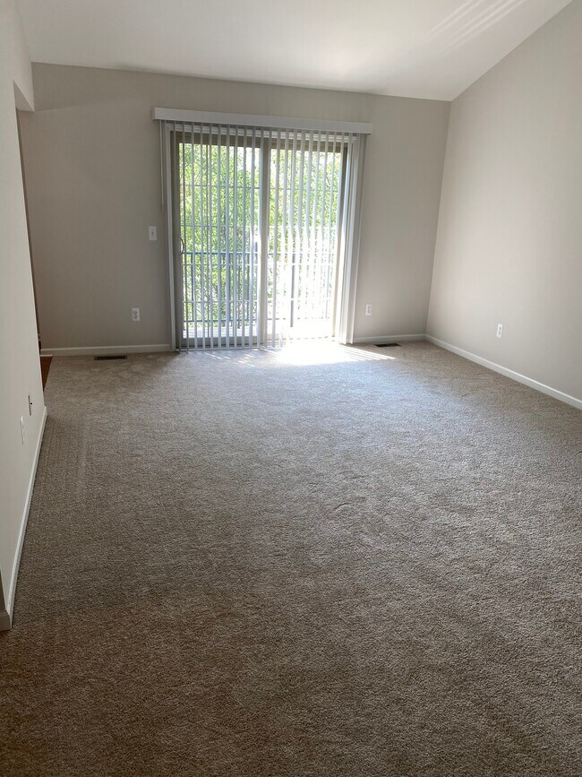 Foto del edificio - 16774 Newbury Ave