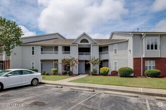 Building Photo - 4102 Breezewood Dr