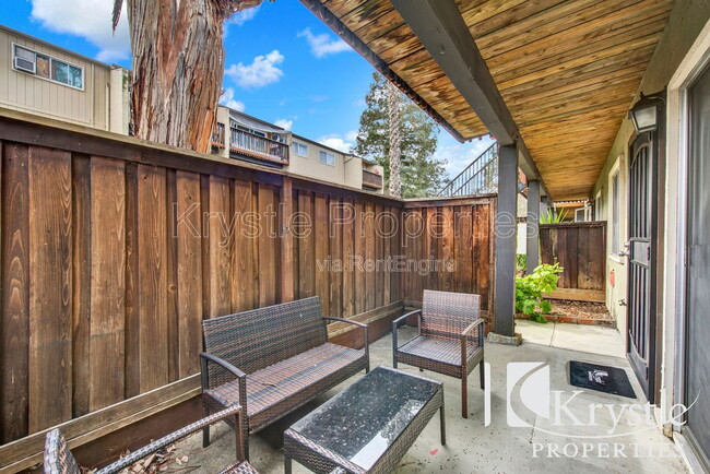 Foto del edificio - 1060 Oak Grove Rd