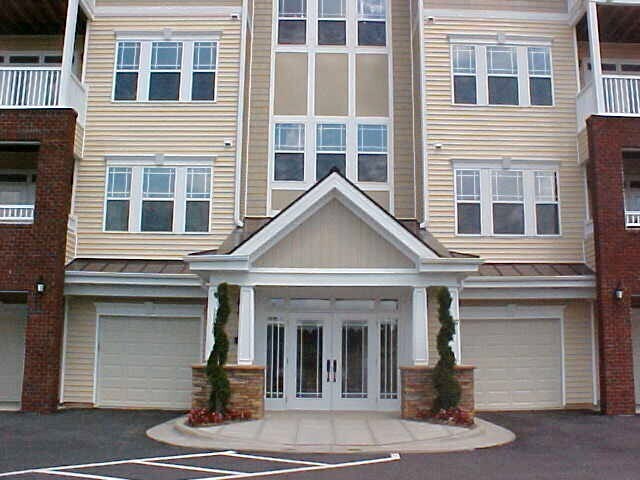 Foto del edificio - 1401 Coopers Hill Dr