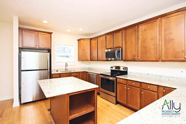 Building Photo - 1610 Kempton Place