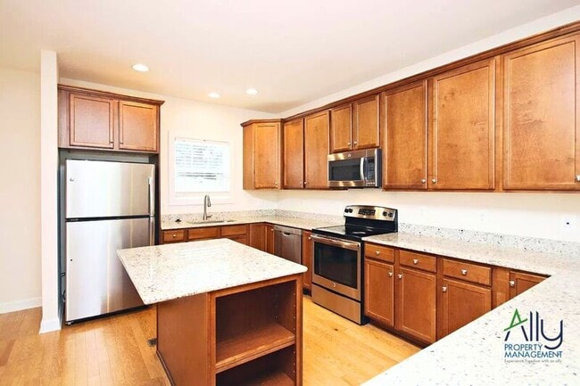 Photo - 1610 Kempton Pl House