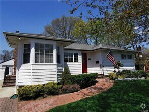 Building Photo - 1419 Apple Ln