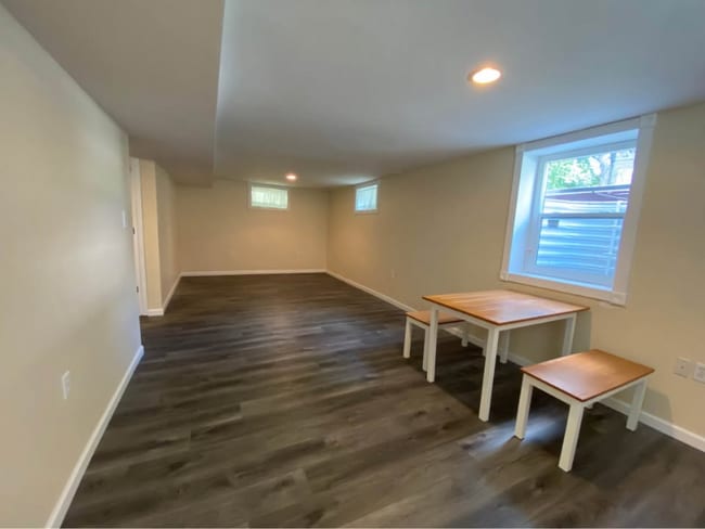 Building Photo - 2432 Burns Ave