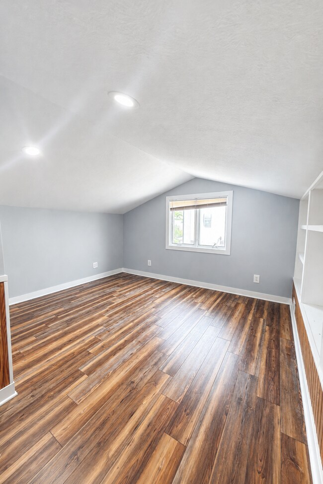 Foto del edificio - 315 W 17th St