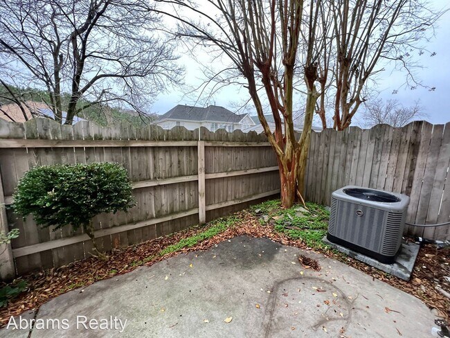 Building Photo - 3 br, 2.5 bath House - 2360 Covent Garden ...