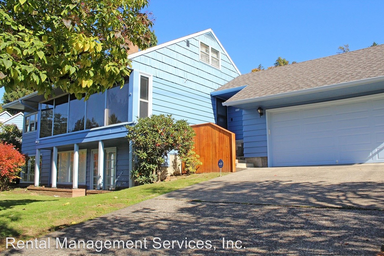 Foto principal - 4 br, 2 bath House - 3514 NE 92nd Ave