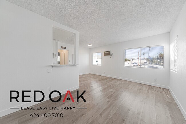 Building Photo - 5119 Fountain Ave