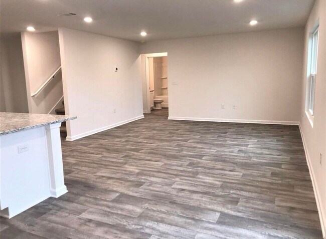 Building Photo - 6724 Sarah Ann Way