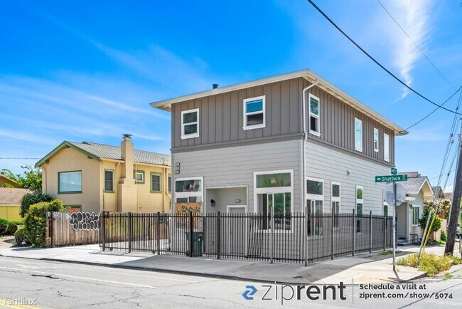 Building Photo - 4 br, 2 bath Triplex - 5699 Shattuck Ave, ...