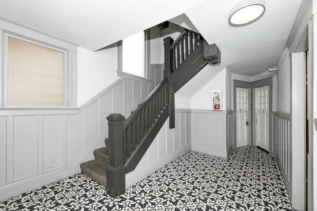 Building Photo - 1146 Taylor