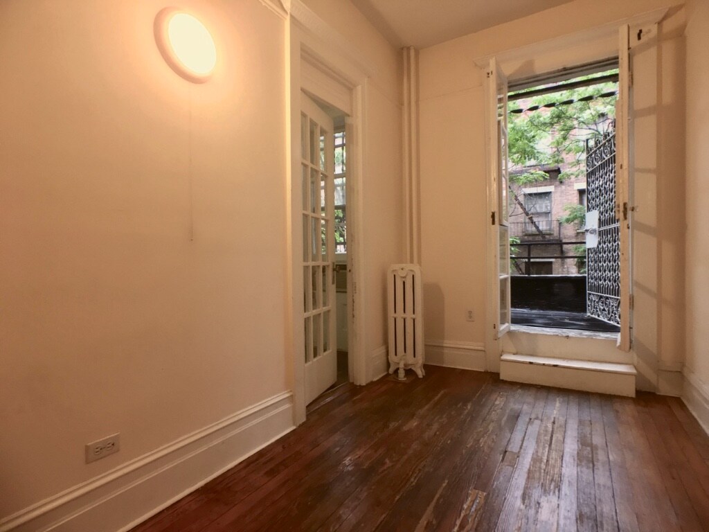 Primary Photo - 616 W 113th St
