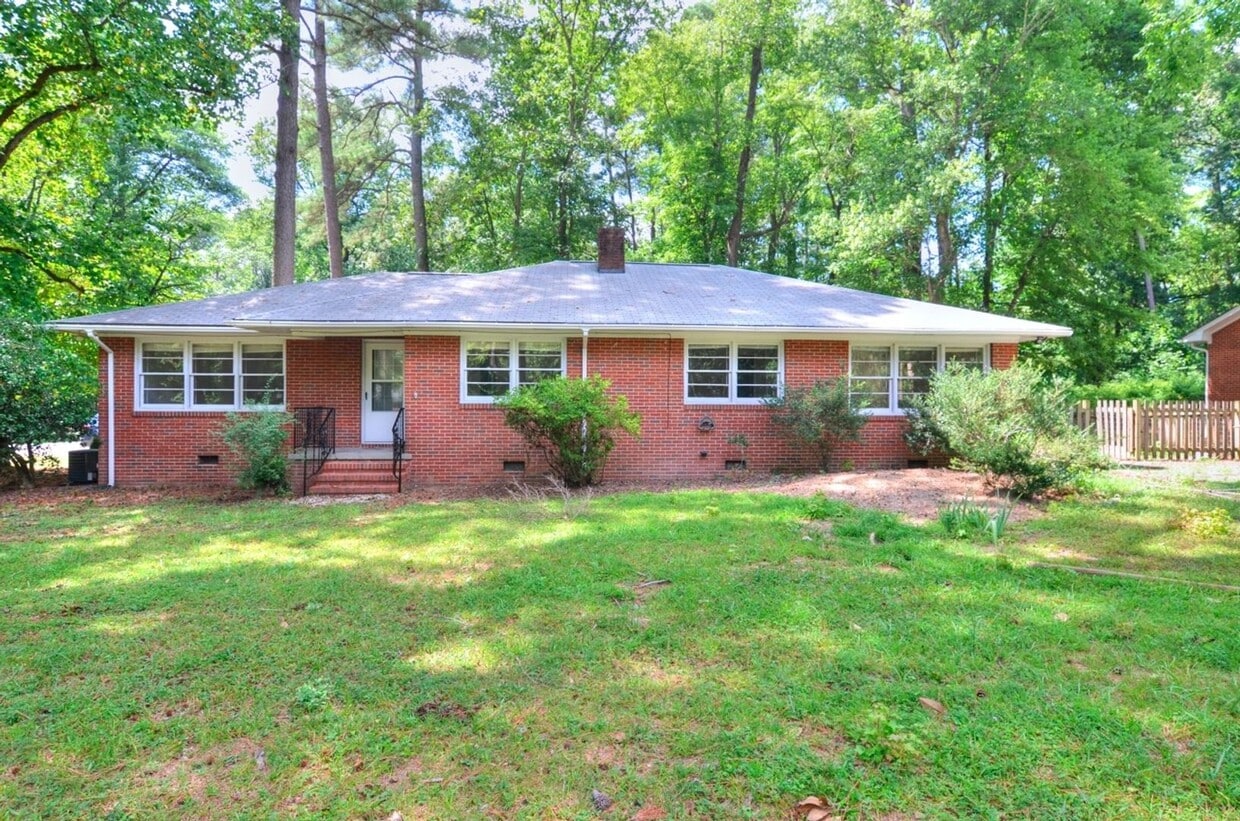 Charming Renovated 2 Bedroom Duplex in Car... - Charming Renovated 2 Bedroom Duplex in Car...
