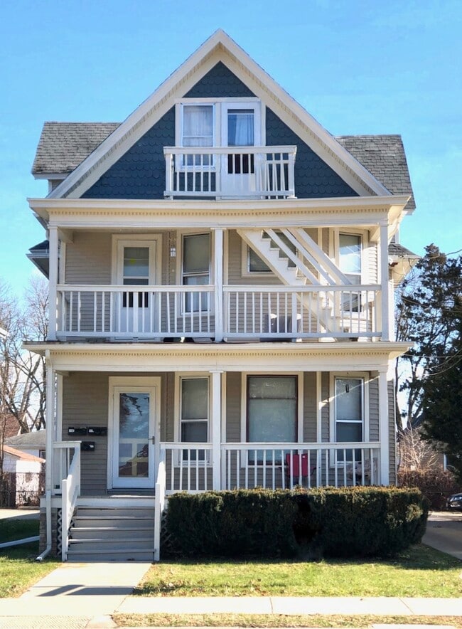 Foto del edificio - 329 N Sherman Ave