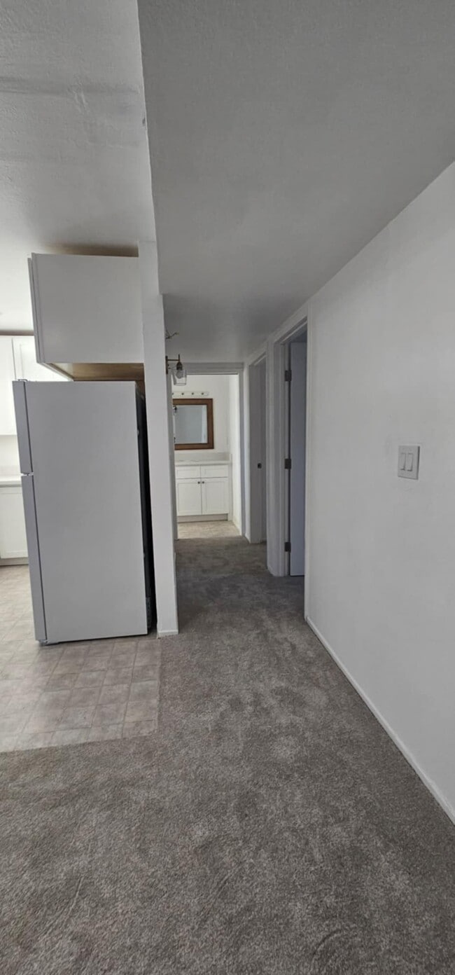 Building Photo - Mission Bart Apartments - Newly Renovated