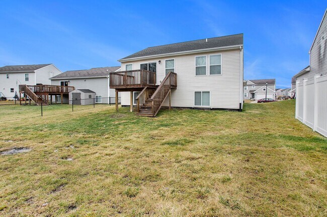 Foto del edificio - Beautiful Neighborhood with Newer Home for Lease