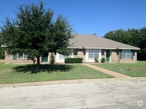 Building Photo - 212 Cathy Dr