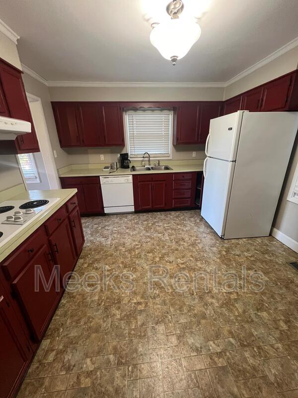 Building Photo - 1502 Byng Dr