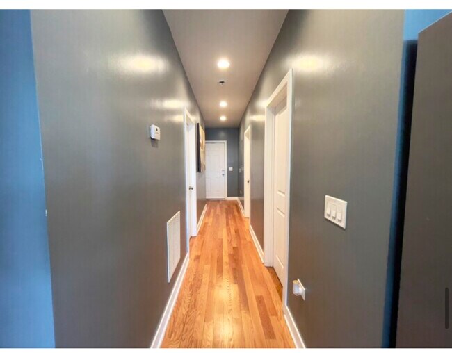 Foto del edificio - 4241 S Langley Ave