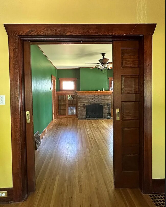 living room - 903 E 32nd Ave