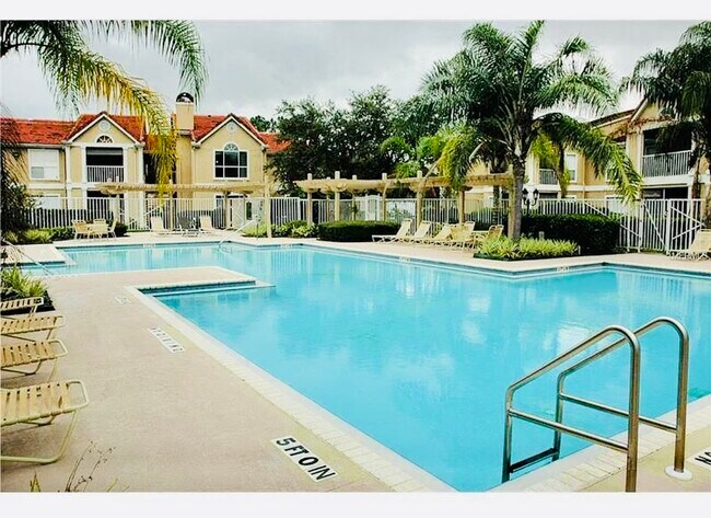 Foto del edificio - 9481 Highland Oak Dr