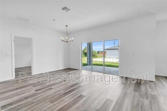 Building Photo - 207 Baytree Dr