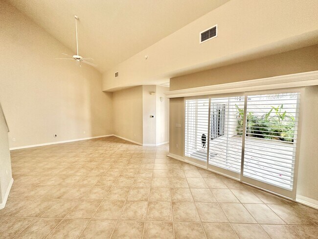 Building Photo - ** COURTYARDS AT QUAIL WOODS ** 3 BED / 2 BATH - TOWNHOME - NORTH NAPLES - ANNUAL RENTAL
