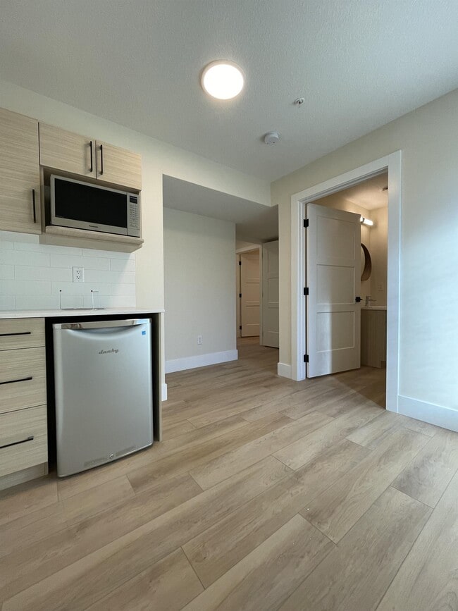 Building Photo - 8717-8110 110 St NW
