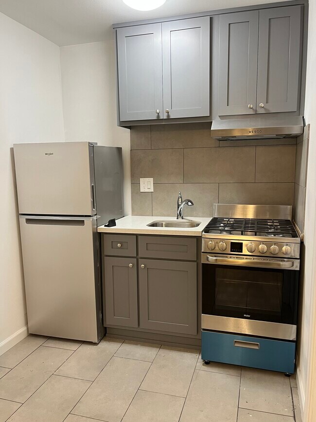 Kitchen area - 2670 Newell St