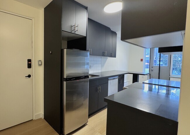 Photo du bâtiment - 420 Eglinton Ave E