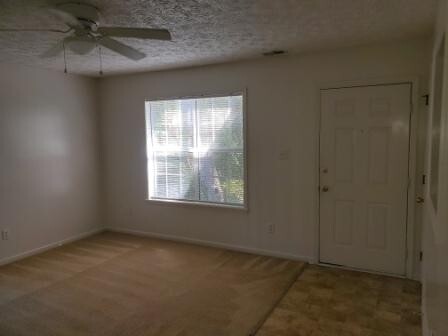 Building Photo - 2 Bedroom, 1 bath apartment Upstairs - A  ...