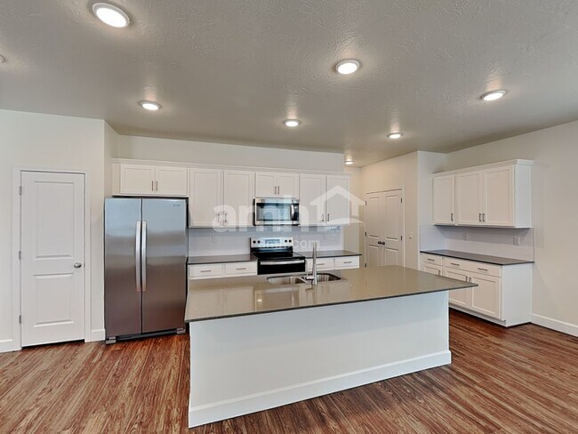 Building Photo - 7357 S Copper Rim Dr
