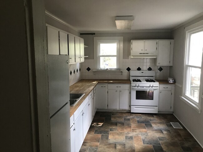 Foto del edificio - 327 S Laurel St