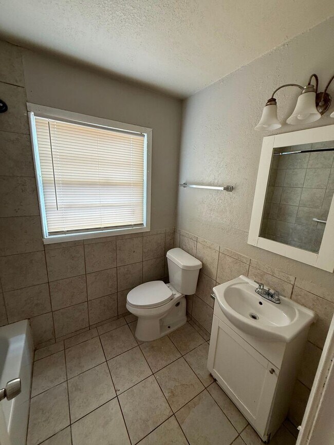 Foto del edificio - $0 First Month's Rent / $0 Deposit at Move-in