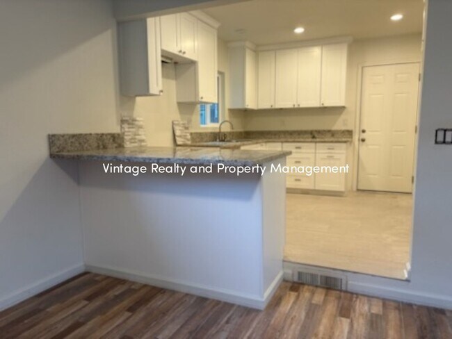 Foto del edificio - Move In Special!! Back On The Rental Market Great Single Story Three Bedroom Home!!!