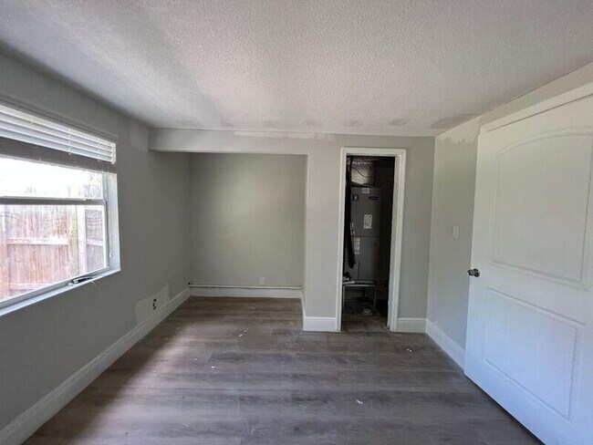 Building Photo - 6511 Seminole Dr