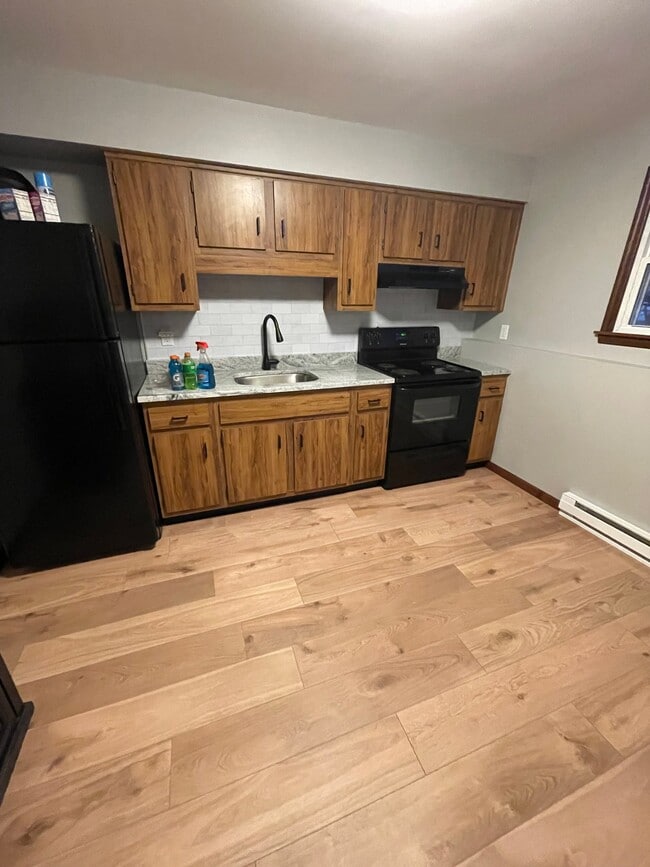 Building Photo - 10 Edgewood Terrace