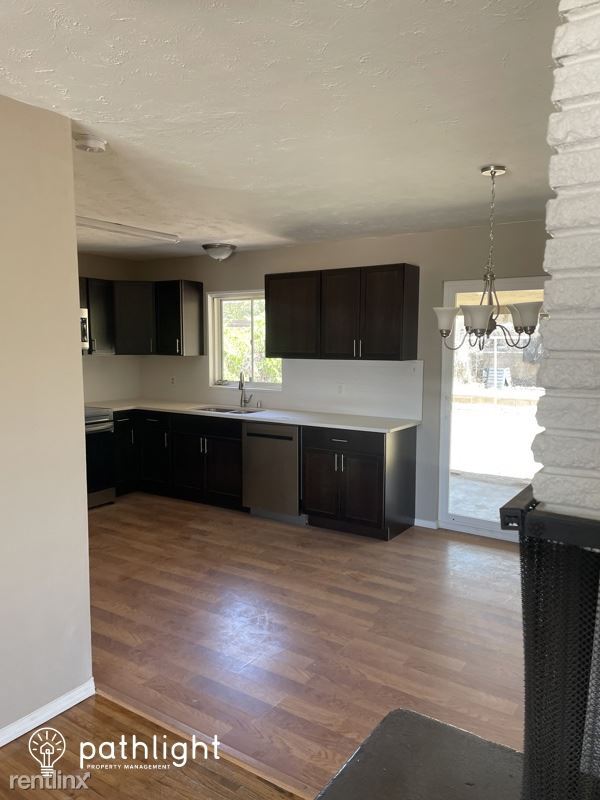 Building Photo - 4 br, 2 bath House - 1220 Garcia St NE UNIT