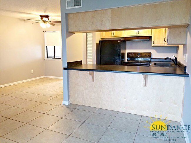 Foto del edificio - 308 Miracle Strip Pkwy SW