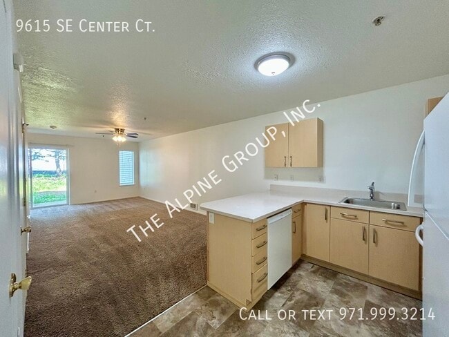 Foto del edificio - 9615 SE Center Ct